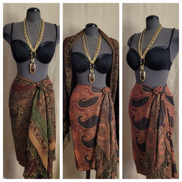 Necklace - Picture 2 of 9